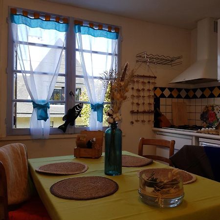 Herm'S Petite Maison Atypique Et Cour Privative - Avenue Du Marche - Ideal Couple Ou Jeunes Parents Cabourg Exterior foto