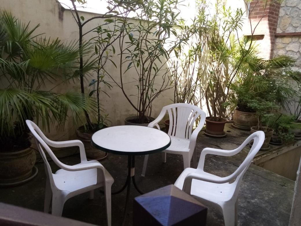 Herm'S Petite Maison Atypique Et Cour Privative - Avenue Du Marche - Ideal Couple Ou Jeunes Parents Cabourg Exterior foto